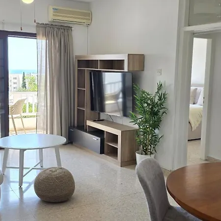Kings Garden By Staycom Apartman